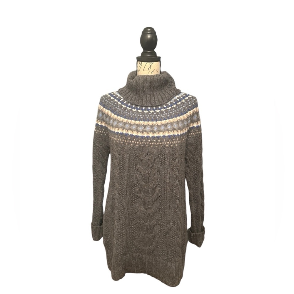 LANDS’ END Turtleneck Sweater. Women’s size M 10-12.